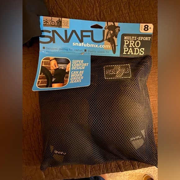 Snafu Multisport Knee and Elbow Pads - Picture 4 of 7
